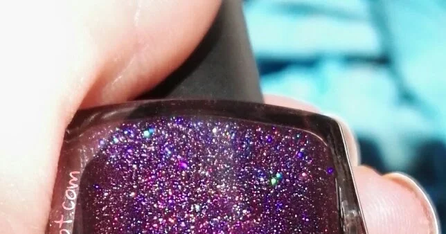 Огляд лаку для нігтів Kiko "255 Violet Microglitter"