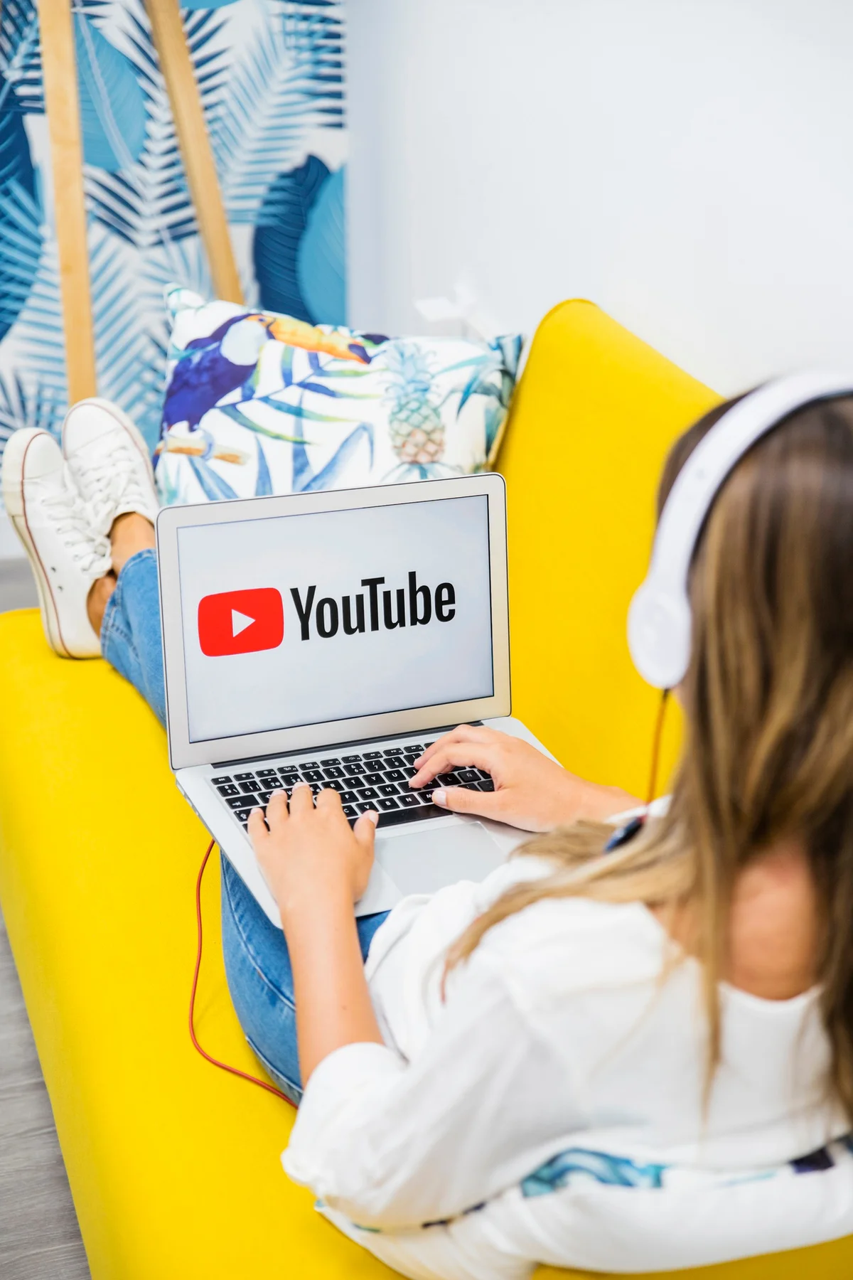 Чому підлітки обирають YouTube замість традиційного телебачення